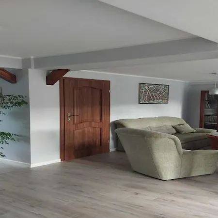 Comfortable For 6 People In Apartment