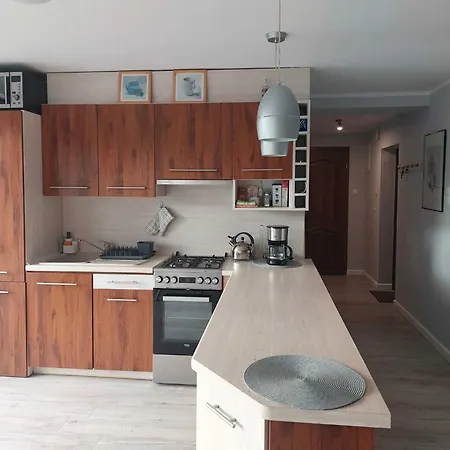 Comfortable For 6 People In Apartment *