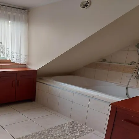 Comfortable For 6 People In Apartment
